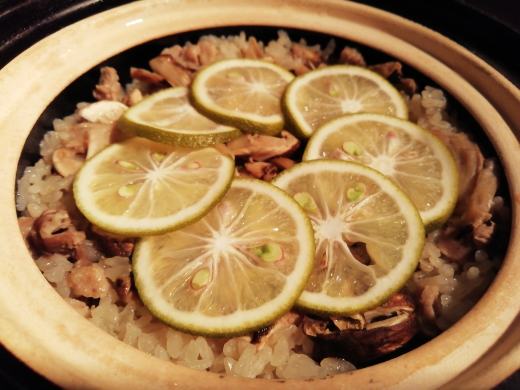 松茸と鴨肉の土鍋炊き込みご飯